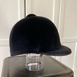 Schneider’s duratech black velvet hunt cap size 7 1/4 59